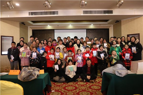 生命作文作家交流会在南昌举行，家长和孩子与明星作家零距离接触