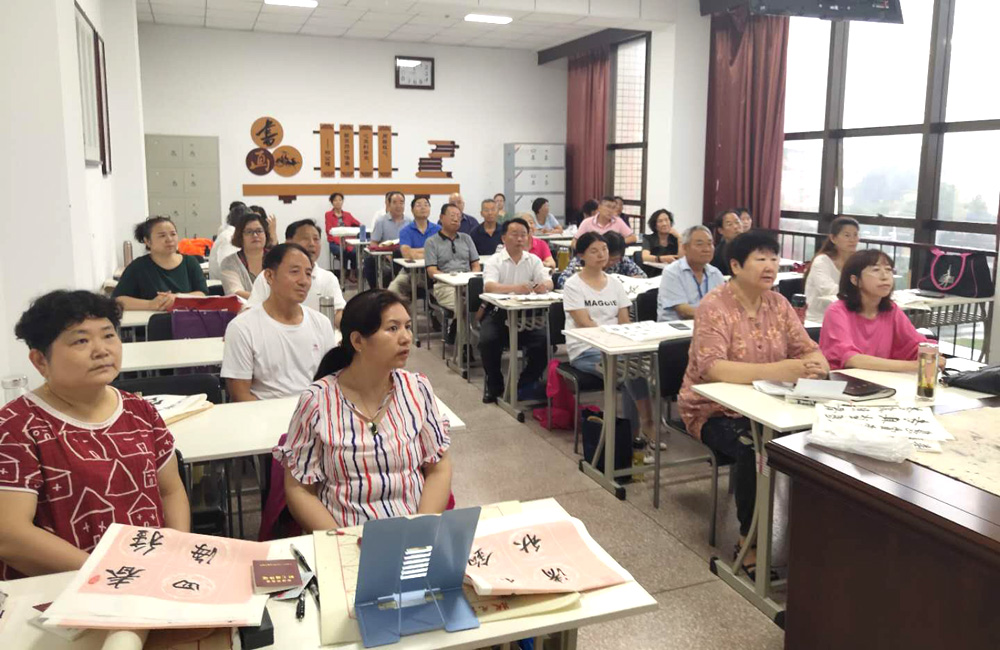 天津滨海：在书法海洋里冲浪的那些老人们