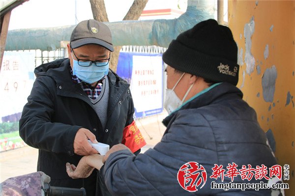 天津滨海高中教师参与社区志愿服务并创作抗疫诗词