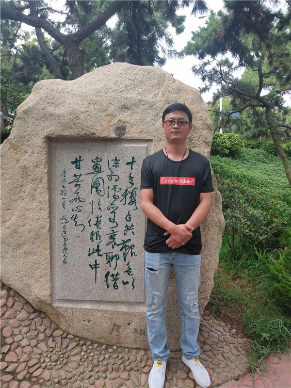 青年作家魏亚州受聘为《新华访谈网》签约作家