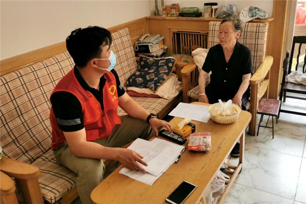 天津滨海：百岁老人足不出户接种疫苗