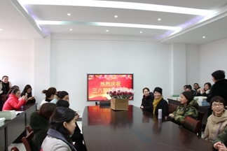 淮安市周恩来红军小学西校区开展庆“三八”系列活动