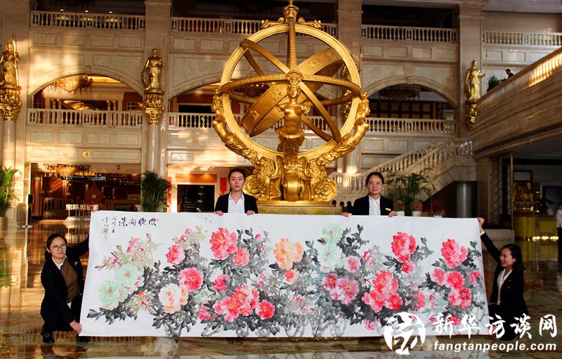 著名画家、牡丹花大师李幼华：56朵“巨幅牡丹”献“两会”