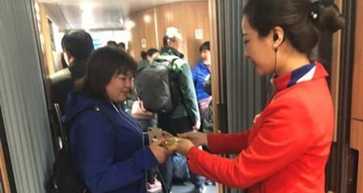 李俊捡：高铁出行“爱”在身边