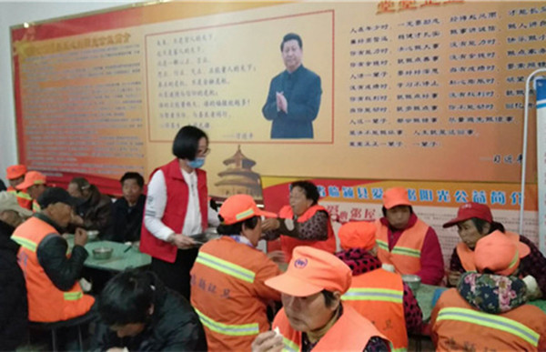 工作是标兵 公益是楷模 - 记临颍县南街村荣誉村民袁青阁
