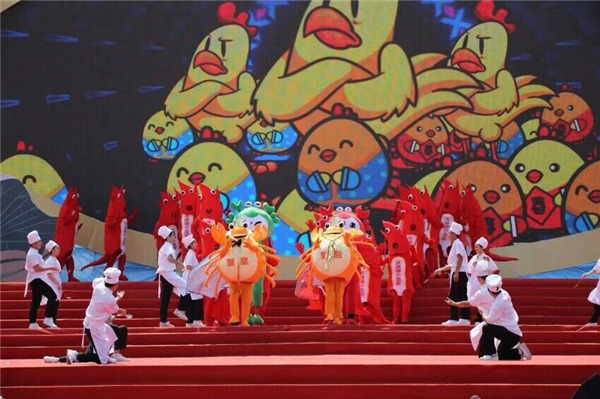 江苏洪泽中等专业学校助力第十三届中国洪泽湖国际大闸蟹节开幕式
