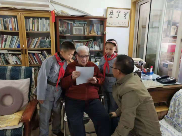 关天培小学：我们为这位95岁的淮安老人完成了心愿