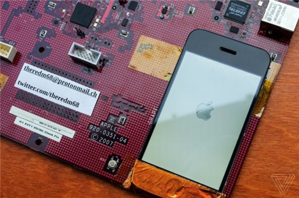 苹果初代iPhone原型机曝光：就是一块电脑主板