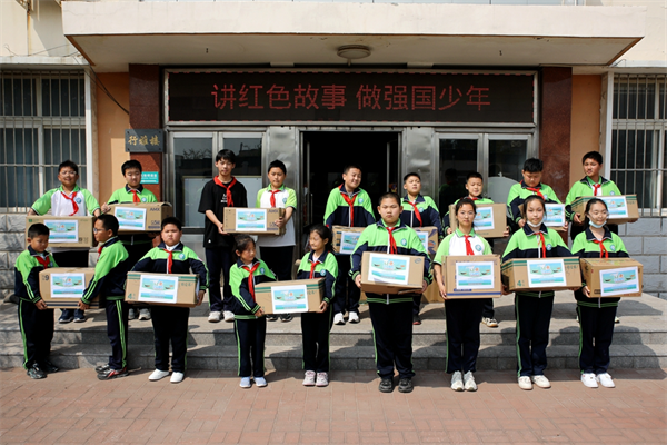 青年梦想家油城首秀 二号院小学师生让爱扬帆