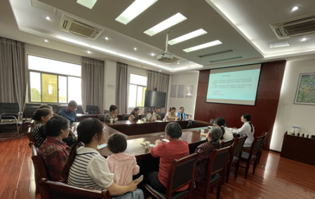  牧龙社区：科学养育 茁壮成长