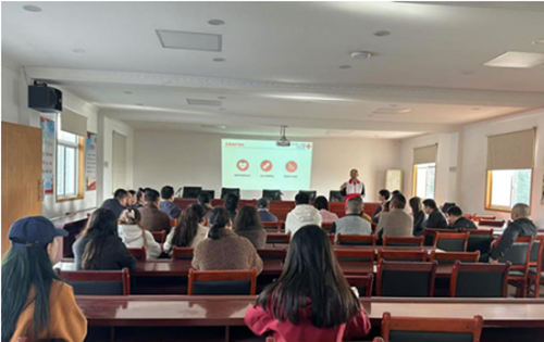 庙庄村举办CPR+AED急救培训 提升村民急救意识