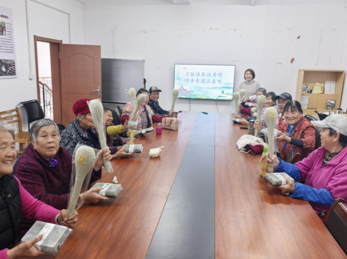 孙家社区：习俗传承话清明  巧手青团品春味