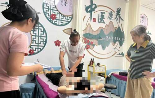 谷里街道向阳社区温情“手”护中医康养服务