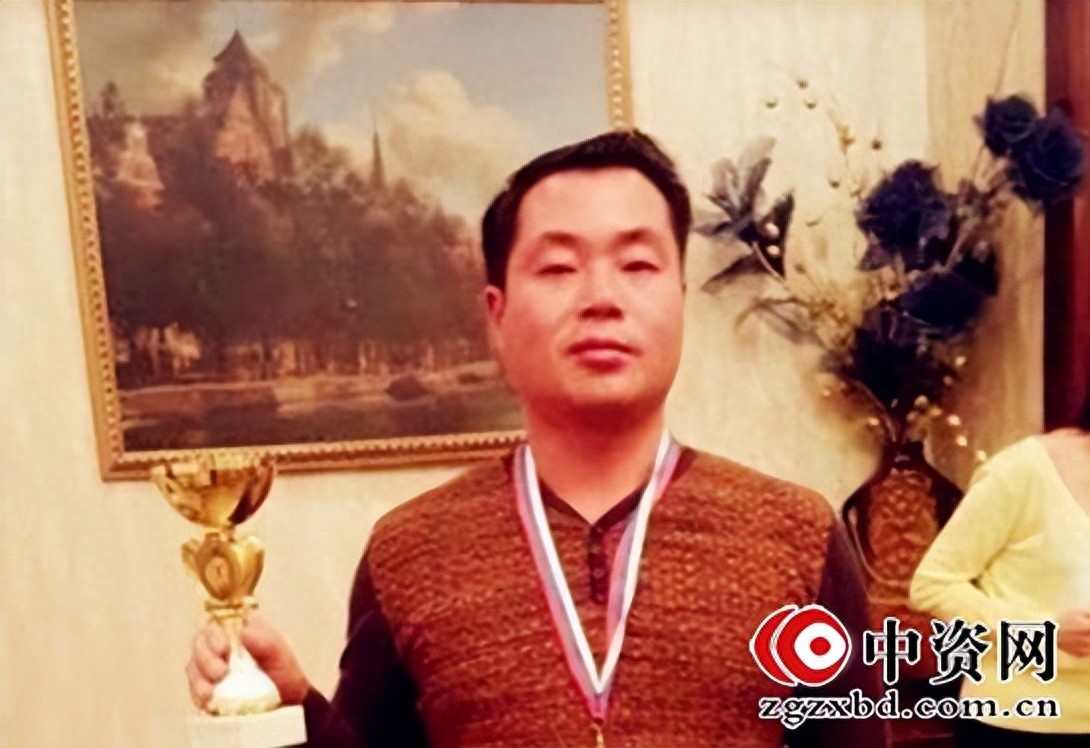 扬州名玉荟萃珠宝有限公司董事长苏建宏:玉德润心,艺